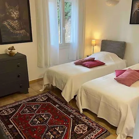 Maison En Pleine Nature -domaine Des Mille Pierres Holiday home Laudun